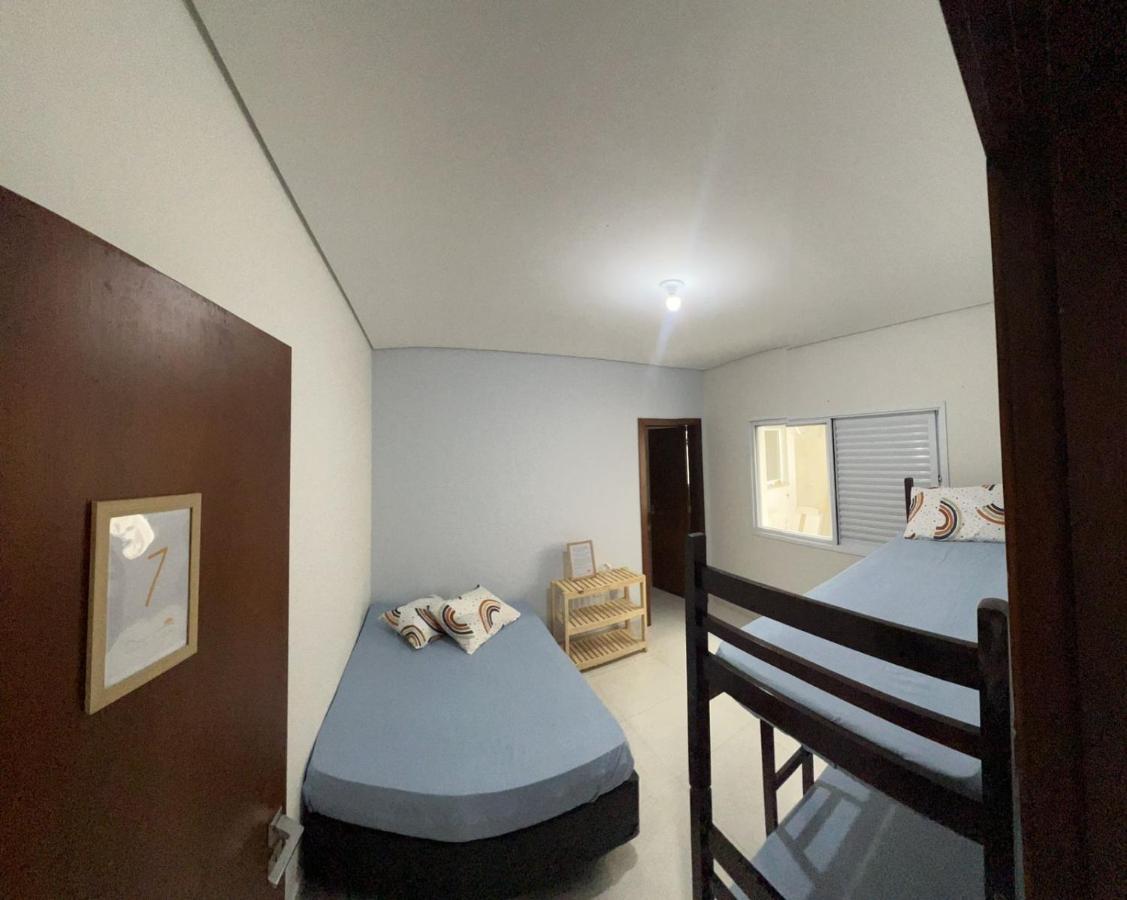 Hostel Familia Castor อิตันญาเอม ภายนอก รูปภาพ