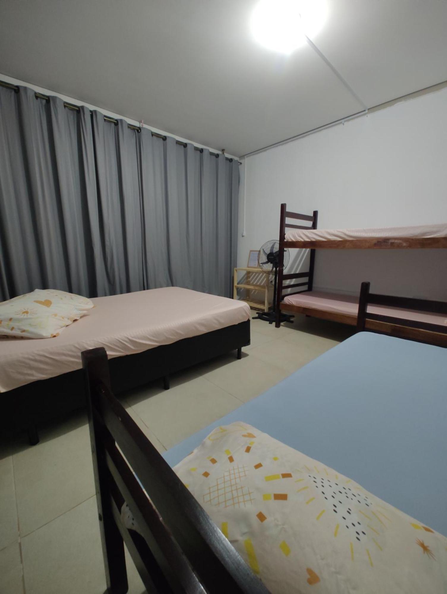 Hostel Familia Castor อิตันญาเอม ภายนอก รูปภาพ