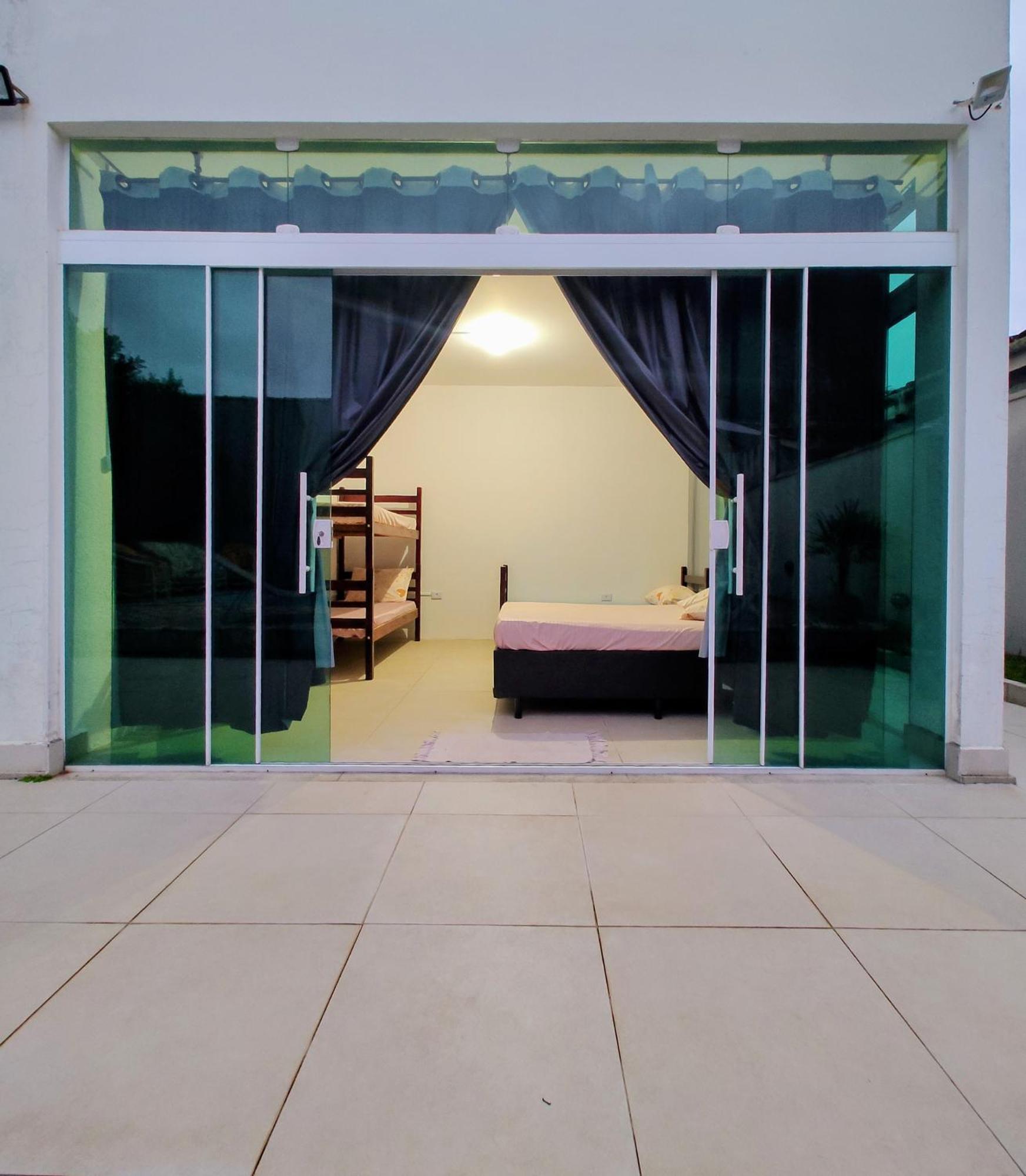 Hostel Familia Castor อิตันญาเอม ภายนอก รูปภาพ