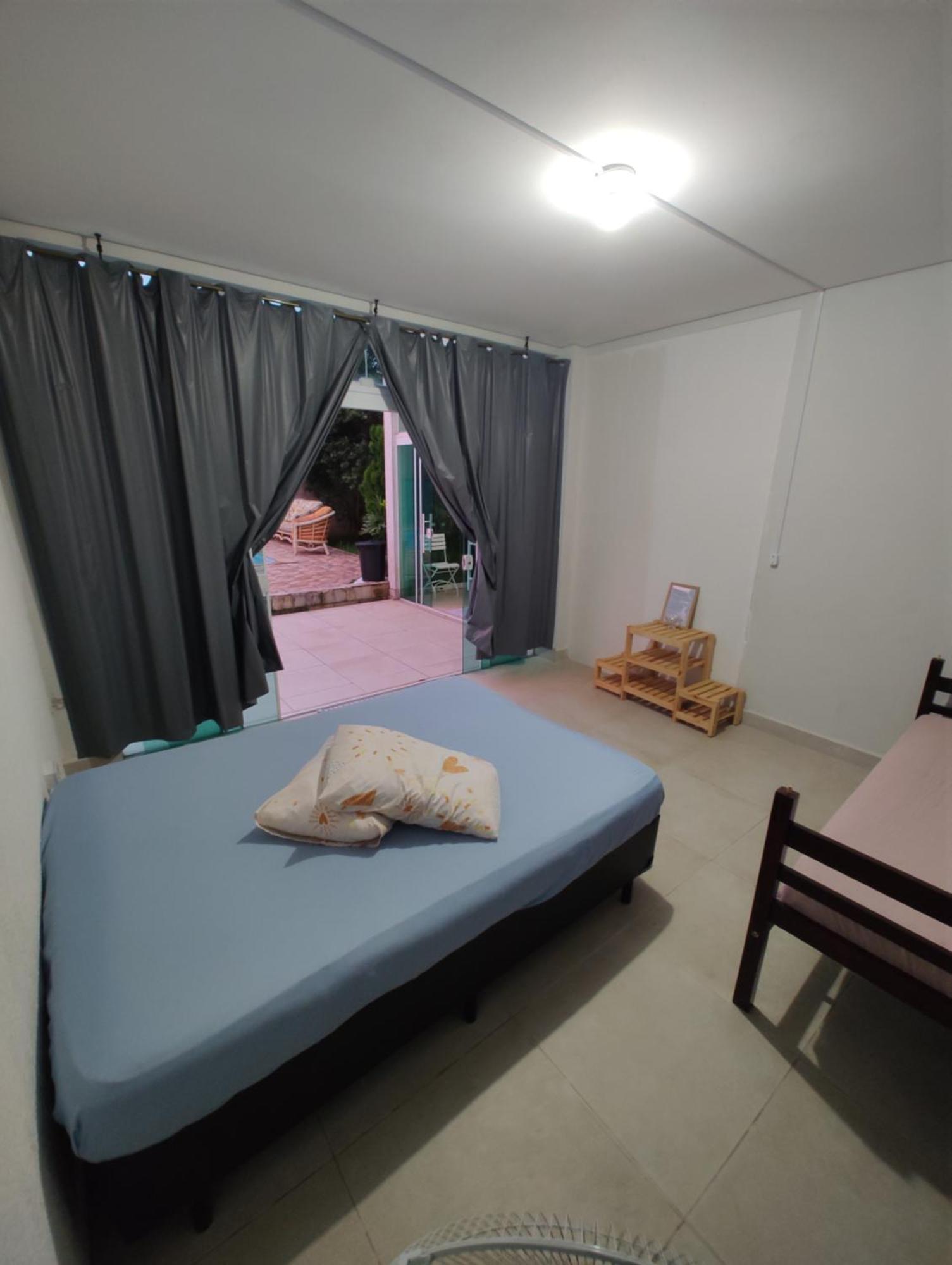 Hostel Familia Castor อิตันญาเอม ภายนอก รูปภาพ