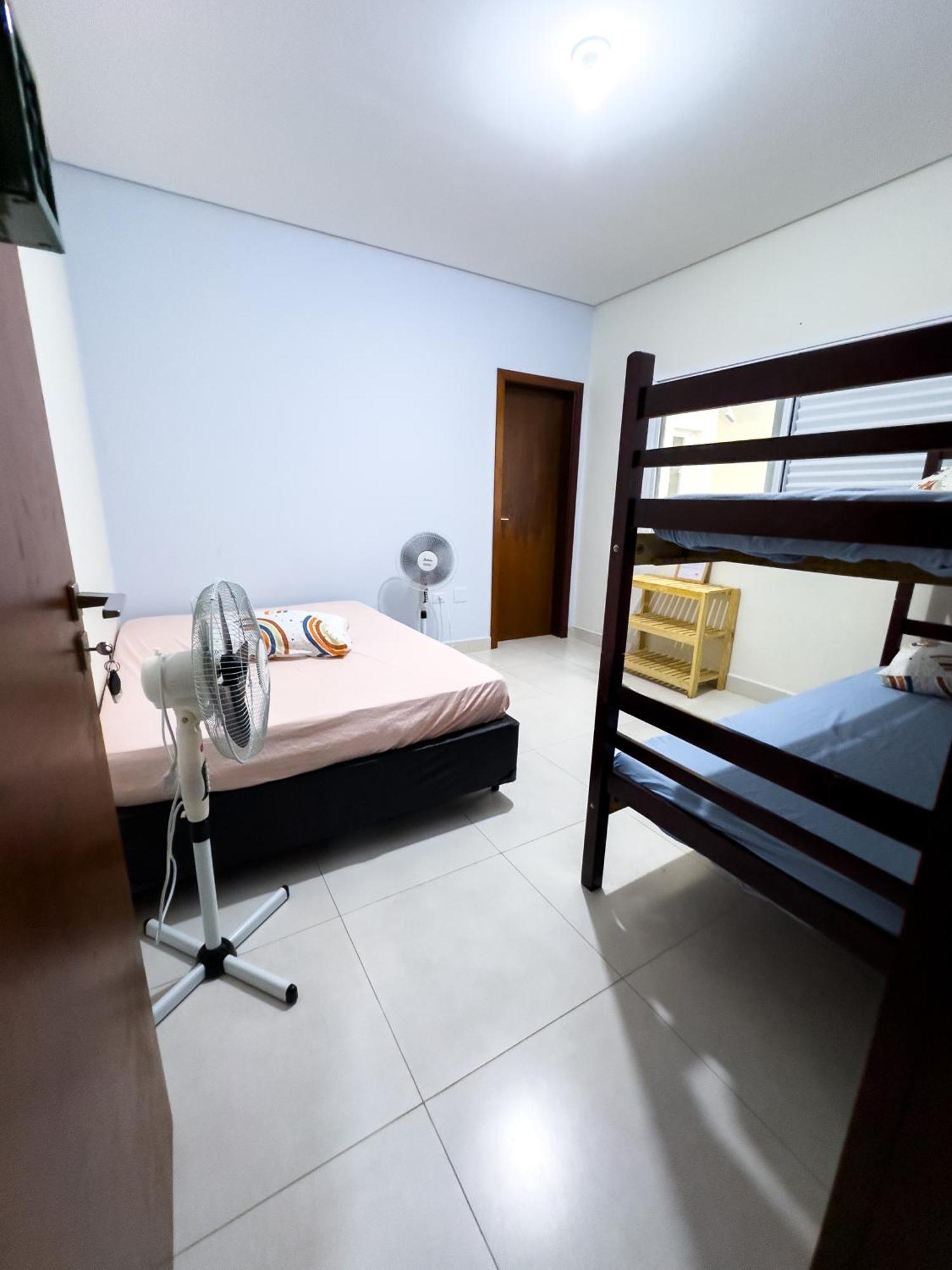 Hostel Familia Castor อิตันญาเอม ภายนอก รูปภาพ