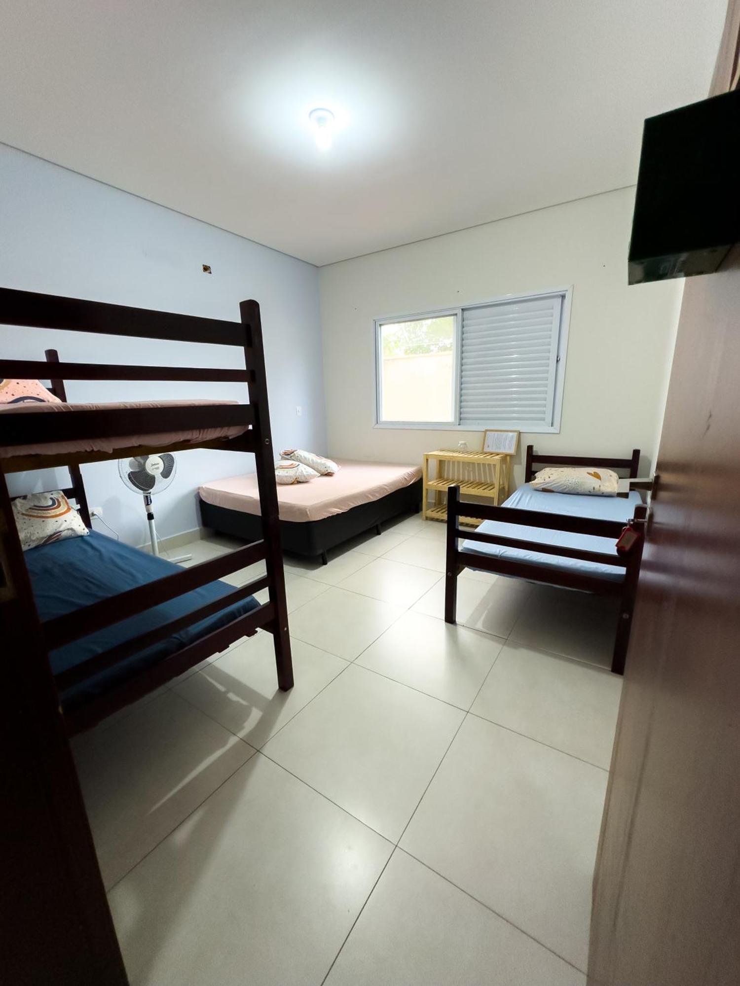 Hostel Familia Castor อิตันญาเอม ภายนอก รูปภาพ