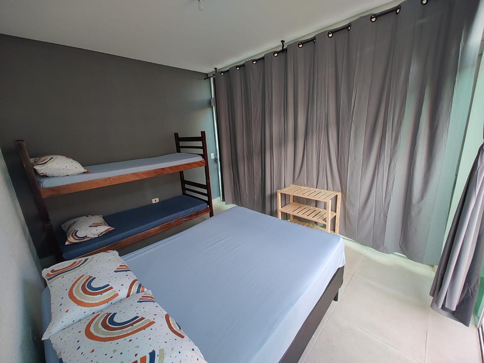 Hostel Familia Castor อิตันญาเอม ภายนอก รูปภาพ